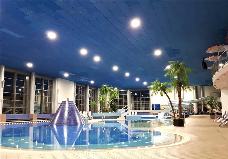 DOTLUX LED-Hallenstrahler LIGHTSHOWERevo-satin 110W 4000K gefrostete Abdeckung dimmbar DALI Made in Germany