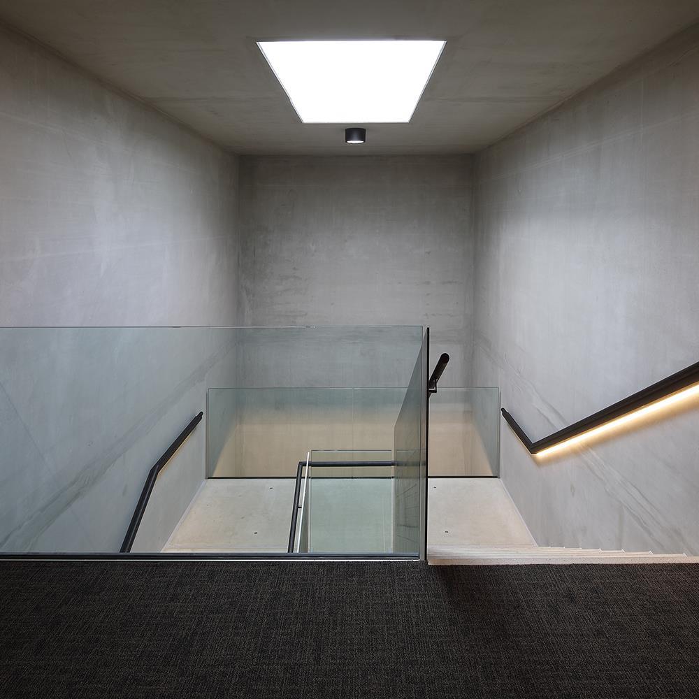 DOTLUX LED-Leuchte CIRCLEugr-top 25W 3000/4000/5700K COLORselect schwarz