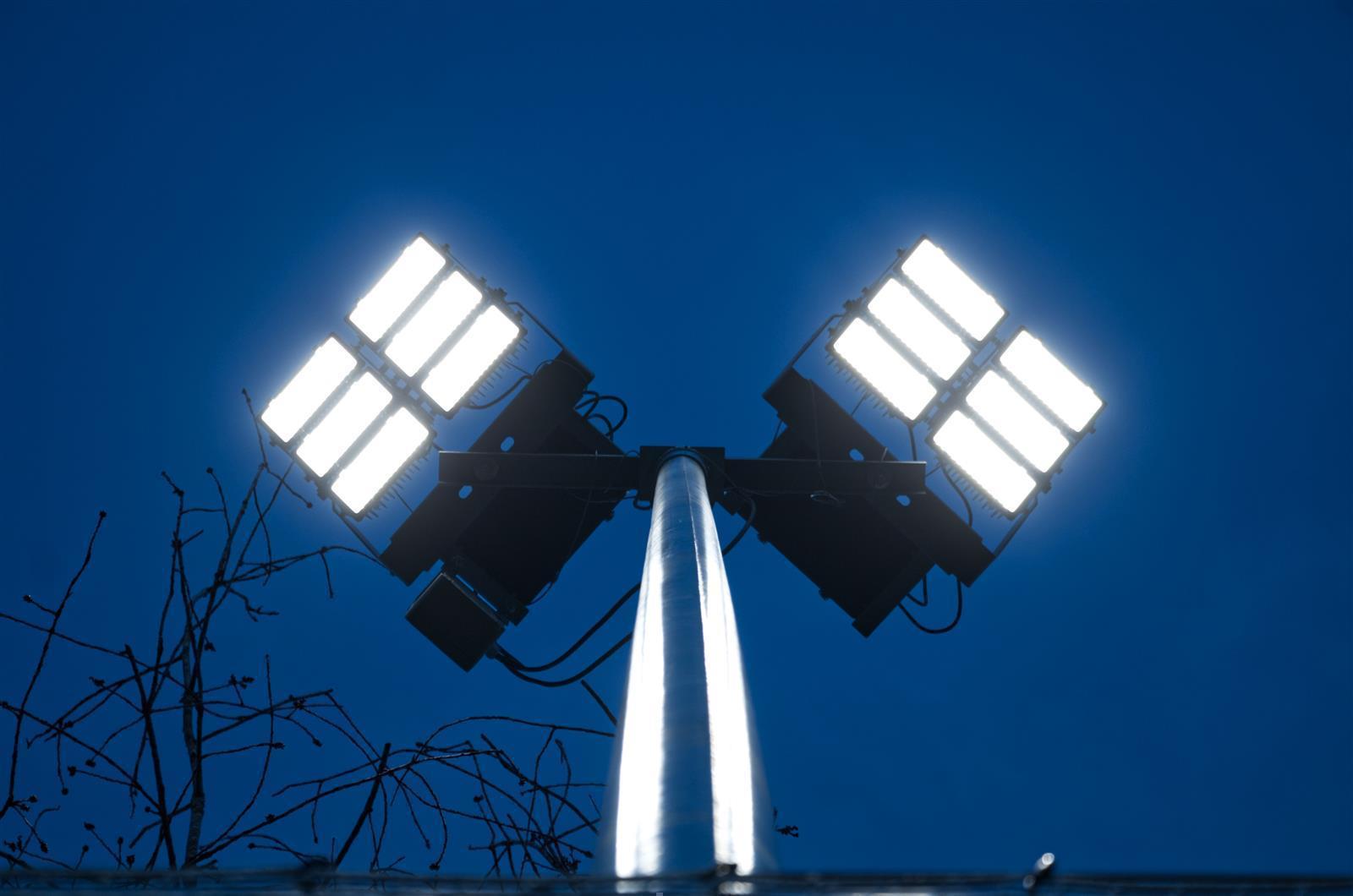 DOTLUX LED-Fluter HLFplus 1200W 5000K 1-10V dimmbar 100*38° Abstrahlwinkel