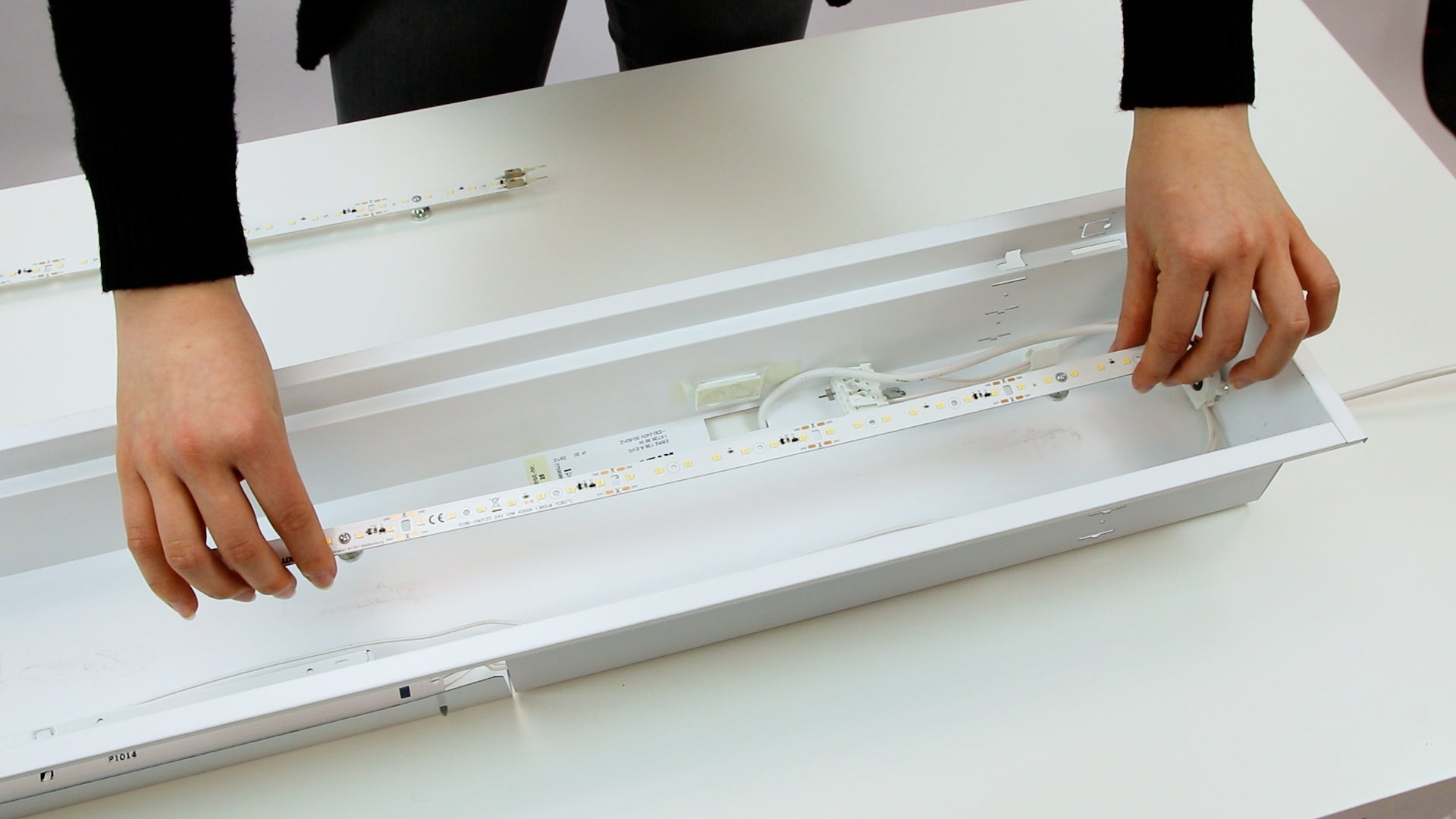 DOTLUX LED-Sanierungsleuchte QUICK-FIX24V 500x20mm 20W 3000K