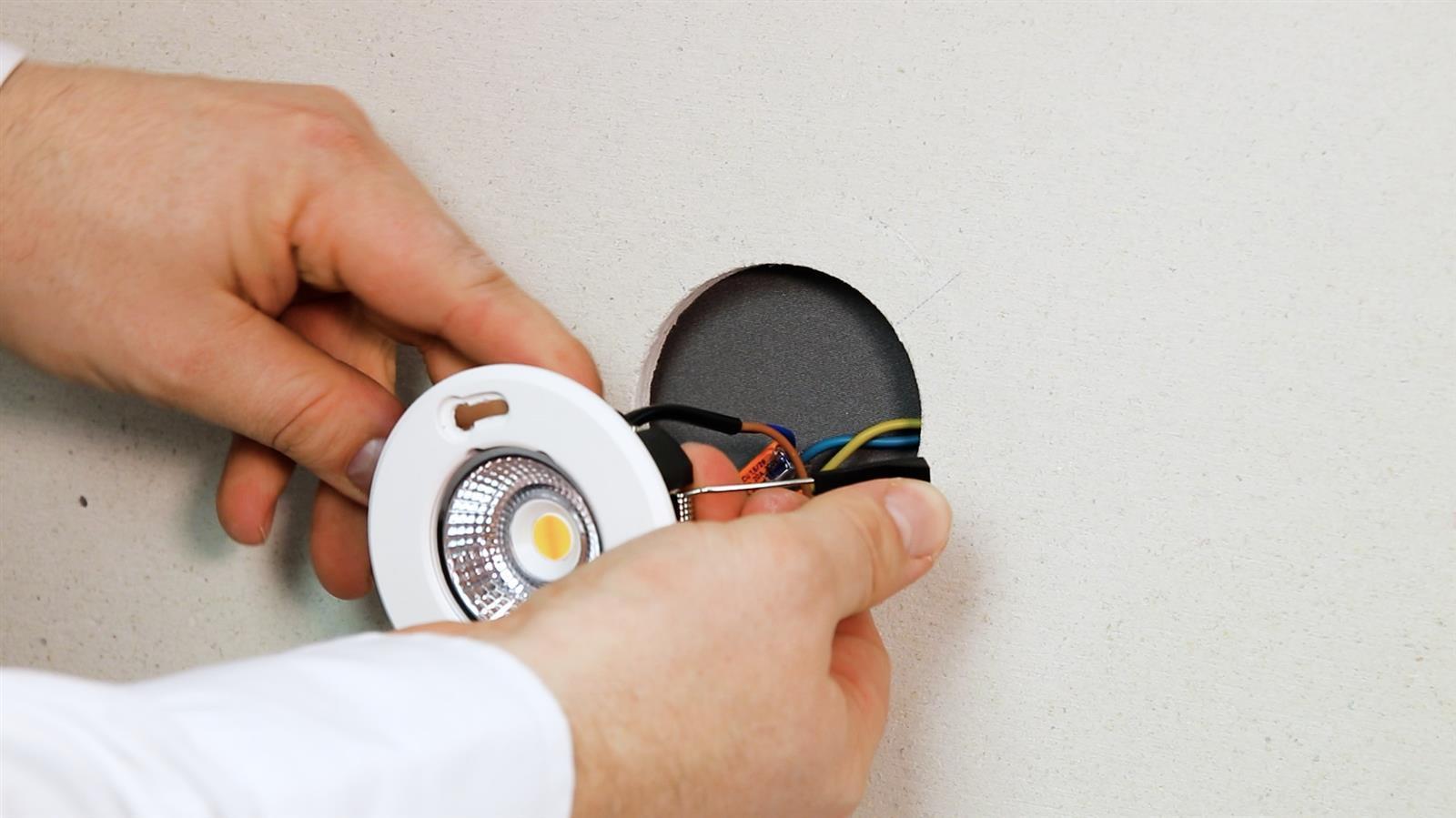 DOTLUX LED-Einbauleuchte MULTISCREWplus 6W 3000K IP65 dimmbar