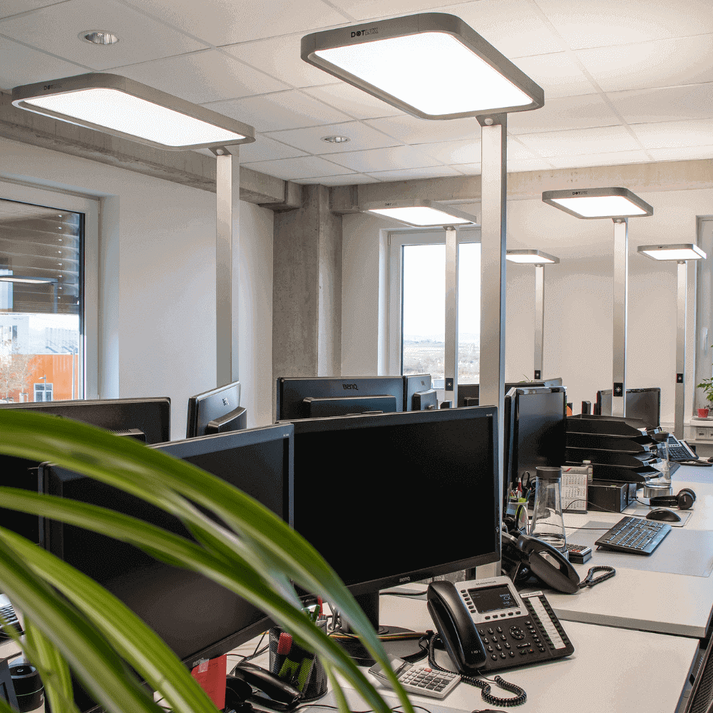 DOTLUX LED-Stehleuchte STUDIObutler 80W 3000K dimmbar