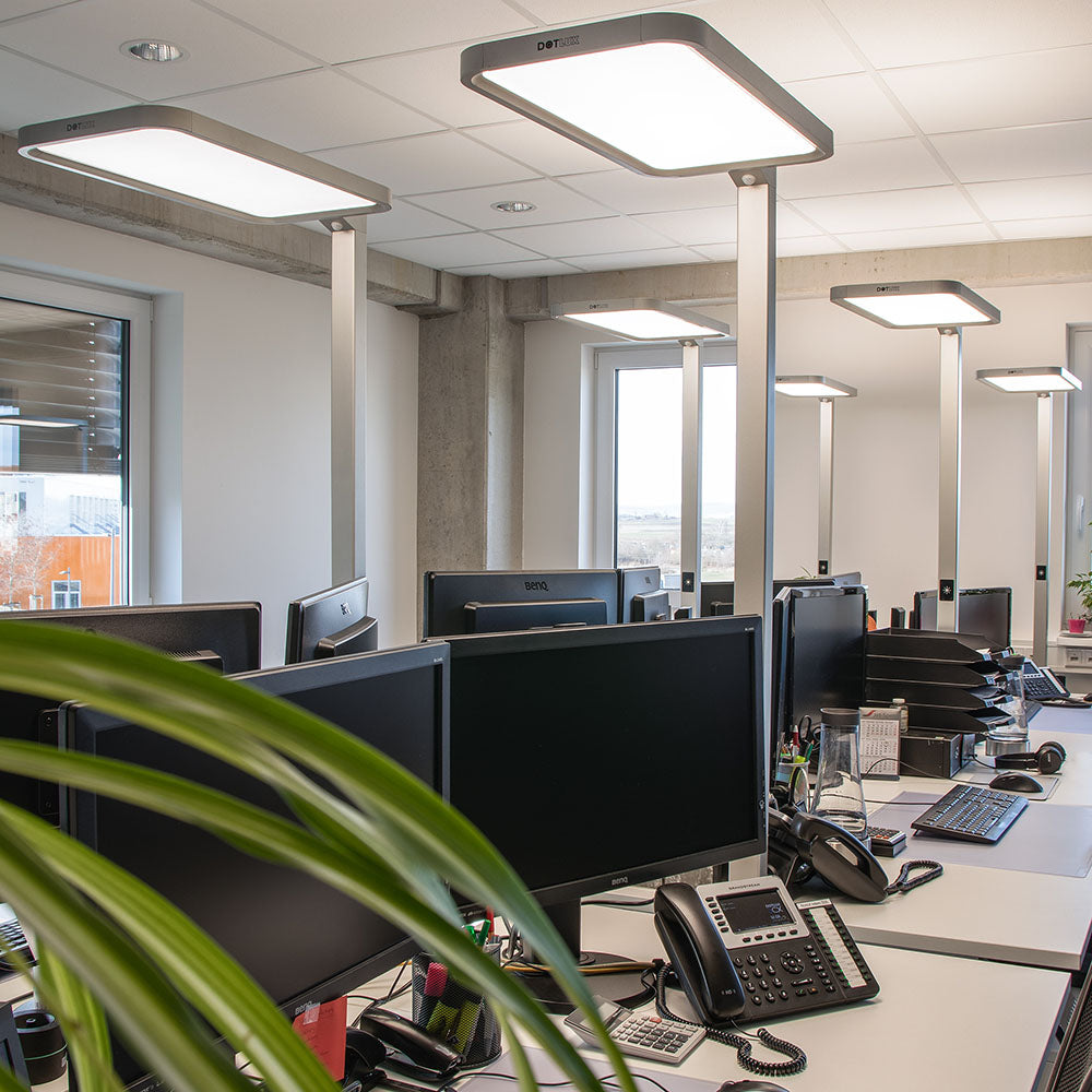 DOTLUX LED-Stehleuchte STUDIObutler 80W 4000K dimmbar, weiß