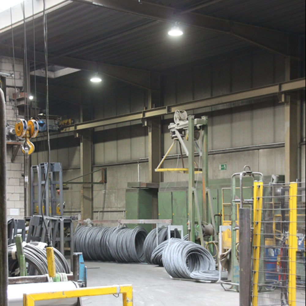 DOTLUX LED-Hallenstrahler LIGHTSHOWERevo-ball 135W 5000K gefrostete Abdeckung ballwurfsicher dimmbar DALI Made in Germany