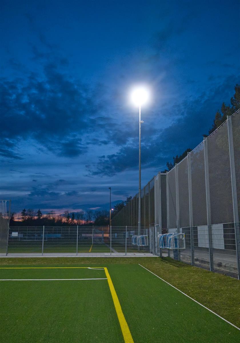 DOTLUX LED-Fluter HLFplus 600W 5000K 1-10V dimmbar 15° Abstrahlwinkel