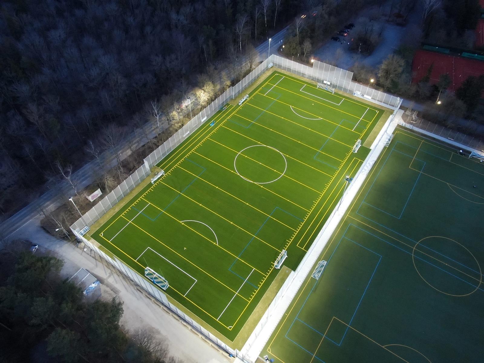 DOTLUX LED-Fluter HLFplus 600W 4000K 1-10V dimmbar 60° Abstrahlwinkel