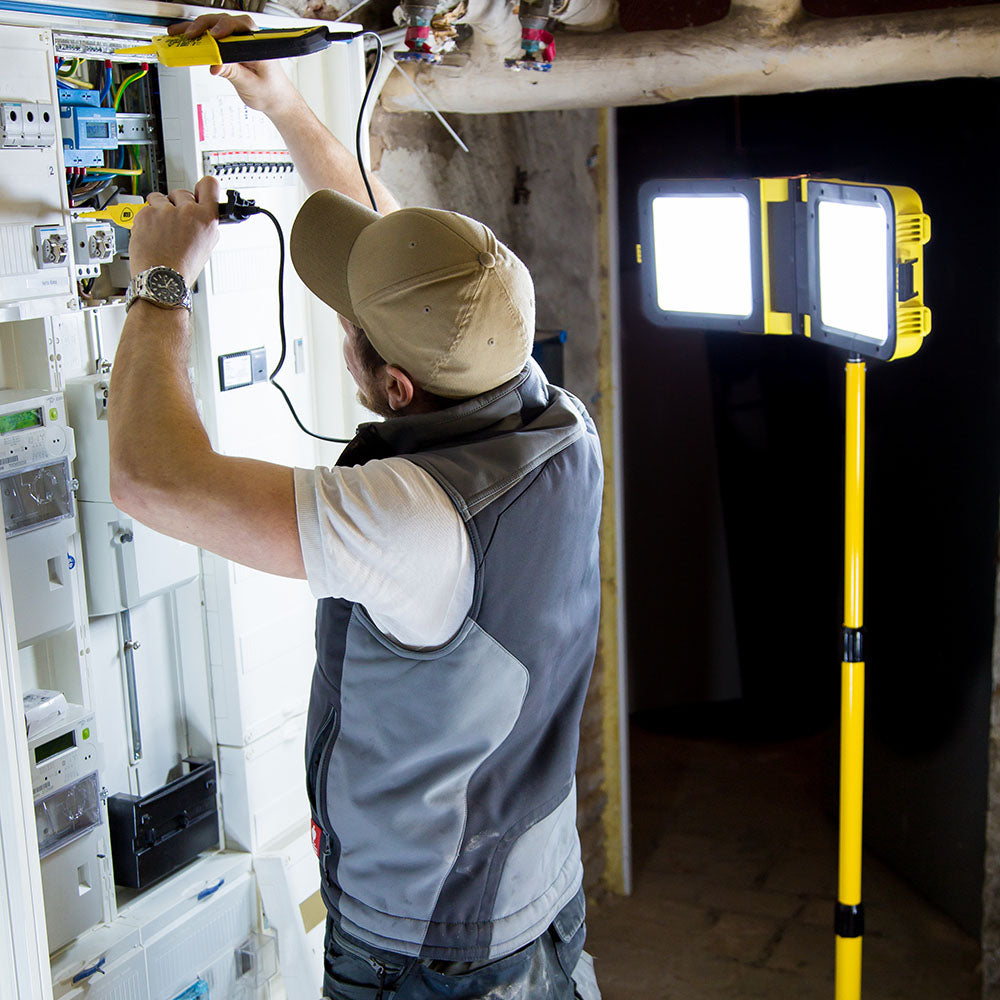 DOTLUX LED-Akkustrahler WORKERmini 20W inkl. Stativ